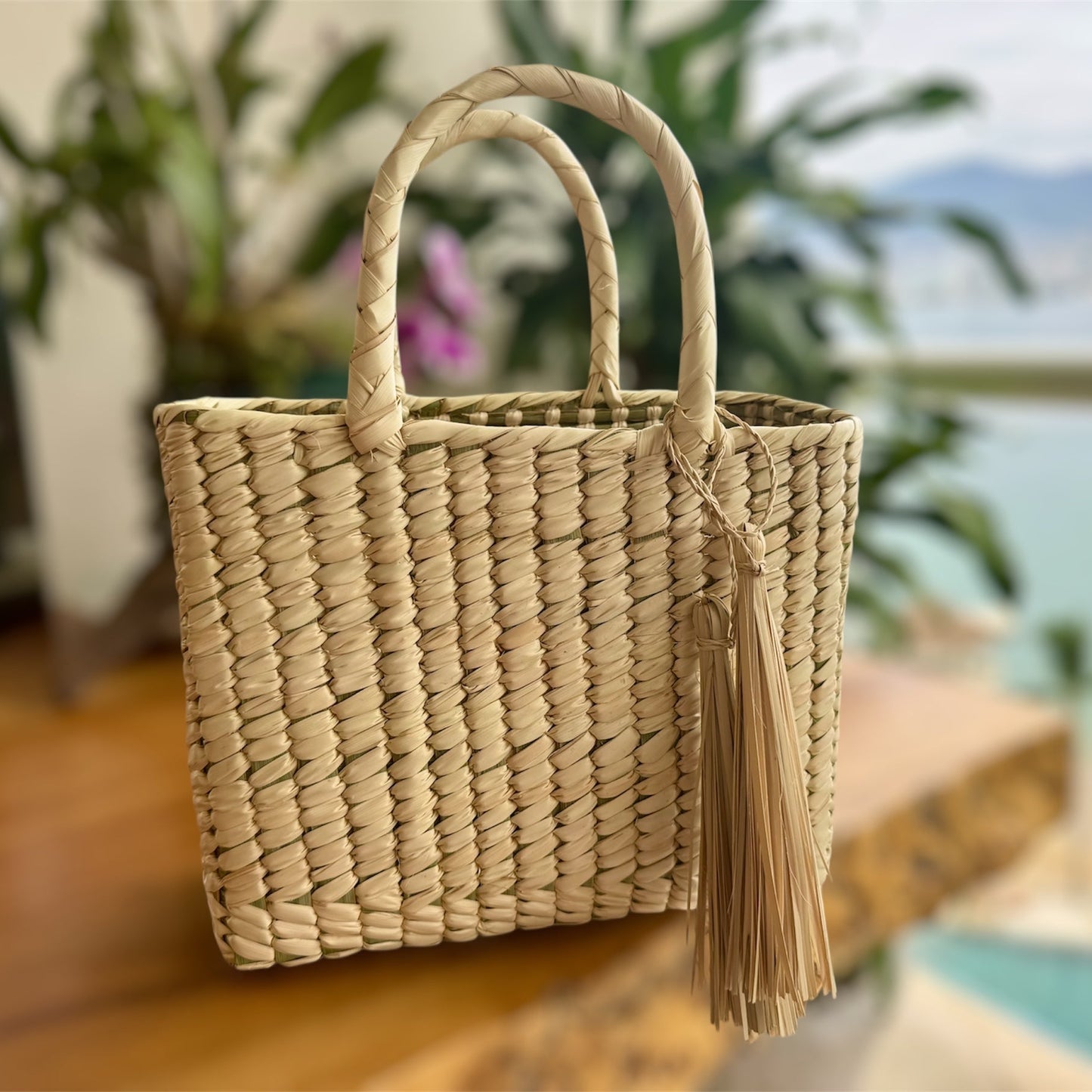 Bolsa Picnic con Asa de Piel Estilo Tropical y Funcionalidad Artesanal - Palo Rosa Arte y Diseño