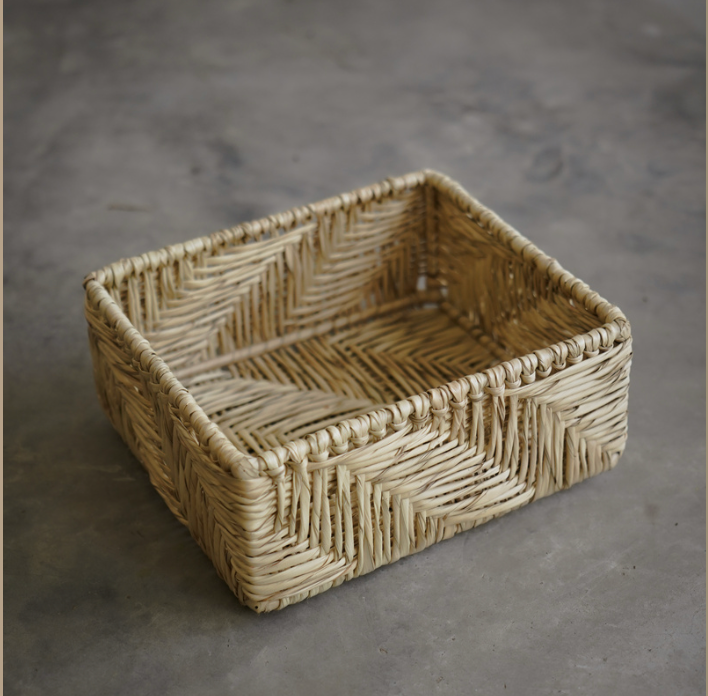 Caja Decorativa Pequeña de Herrería y Tejido Artesanal - 20x17x7 cm - Palo Rosa Arte y Diseño