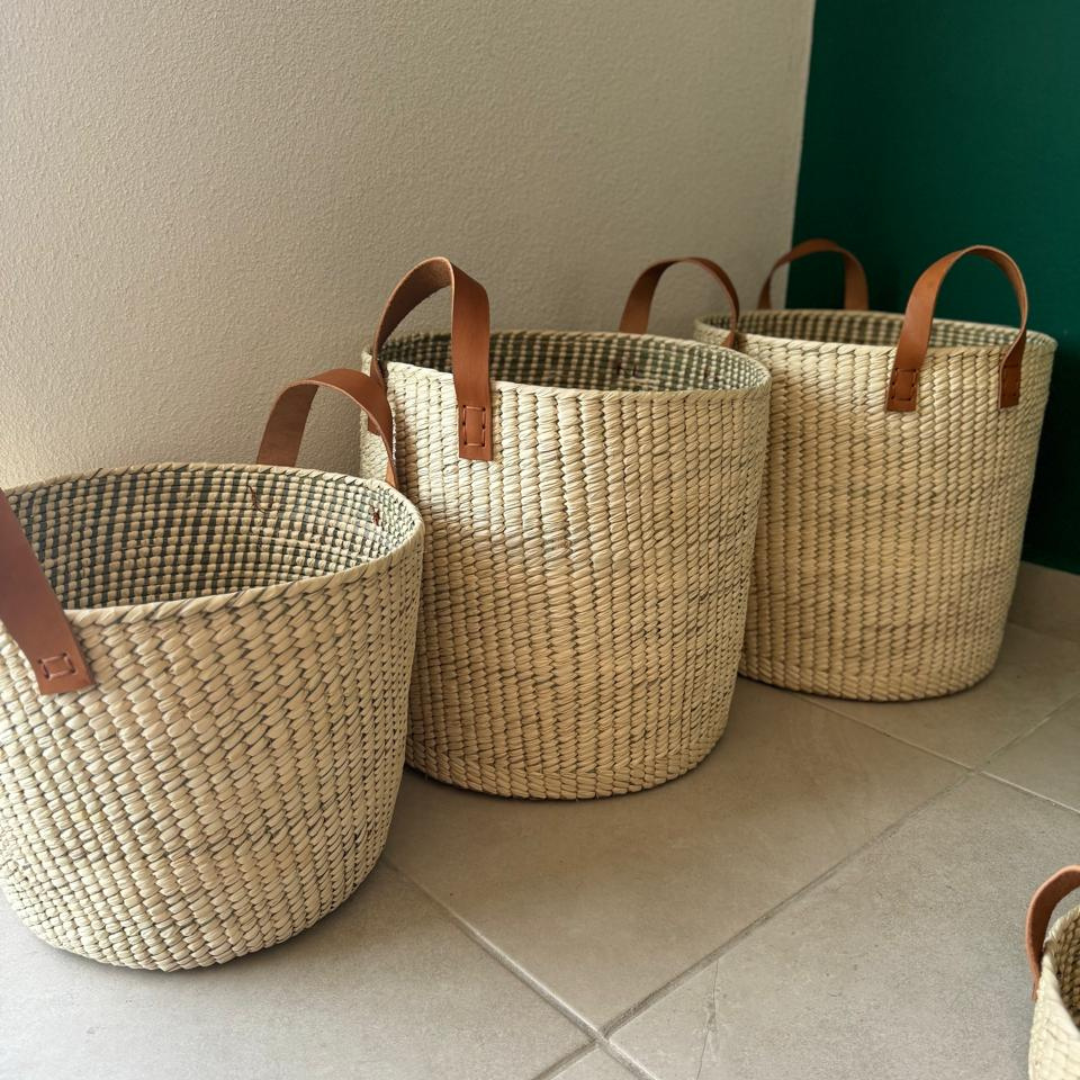 Set de Cestos de Palma con Asa de Piel – Organización con Estilo Artesanal - Palo Rosa Arte y Diseño