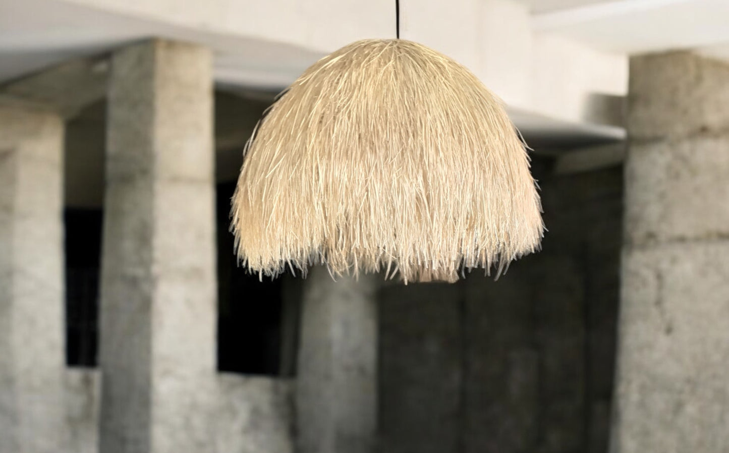 Lámpara Mechuda – Diseño Contemporaneo y Tropical